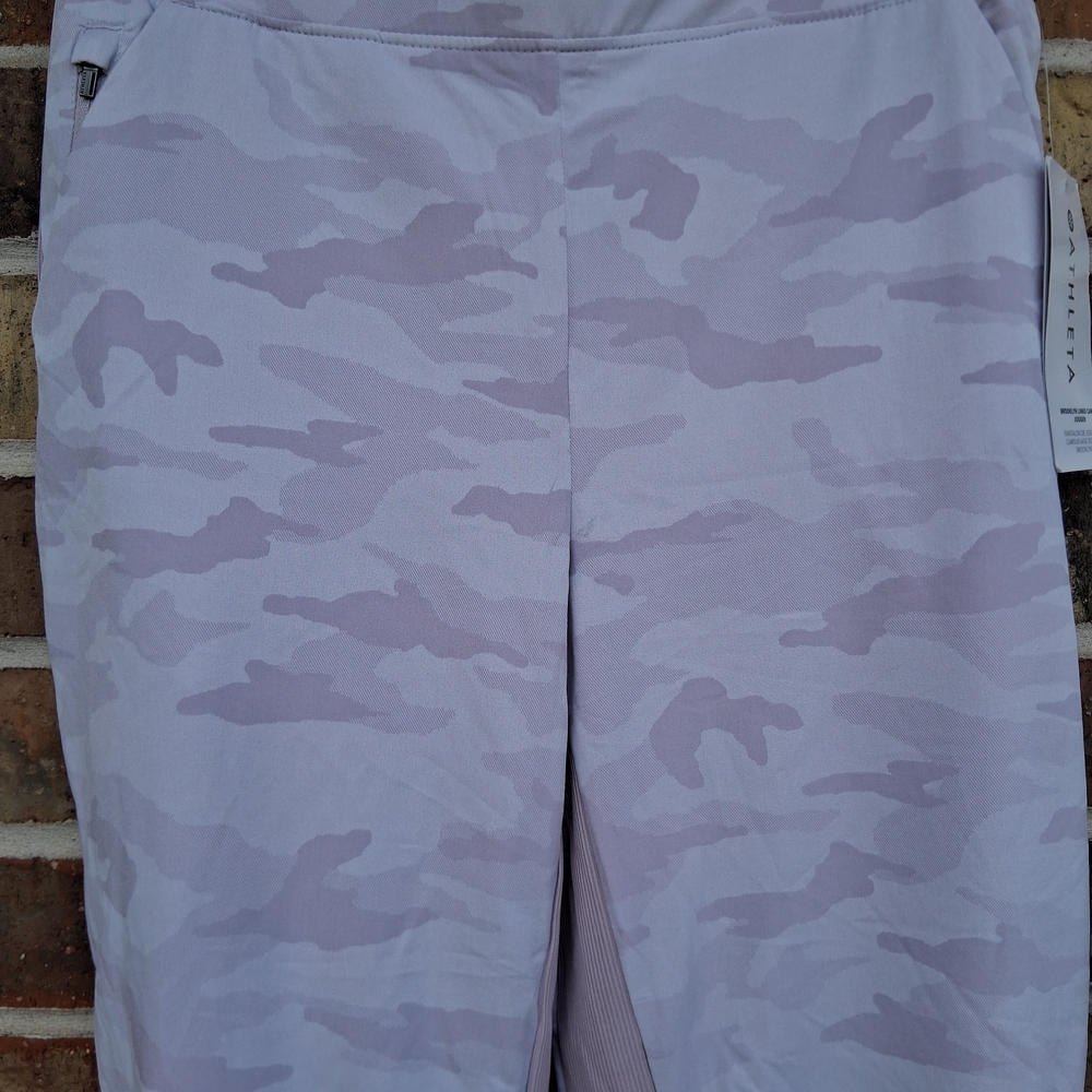 NWT 💕 Athleta Brooklyn Lined Camo Joggers Sz. 6 - Picture 4 of 15